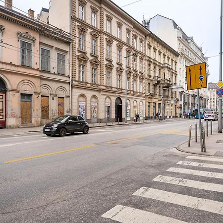 Studio Station With Gallery Budapest Exterior photo